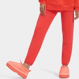 NWOB UGG Maxi Clog Color Sweetheart Size 9